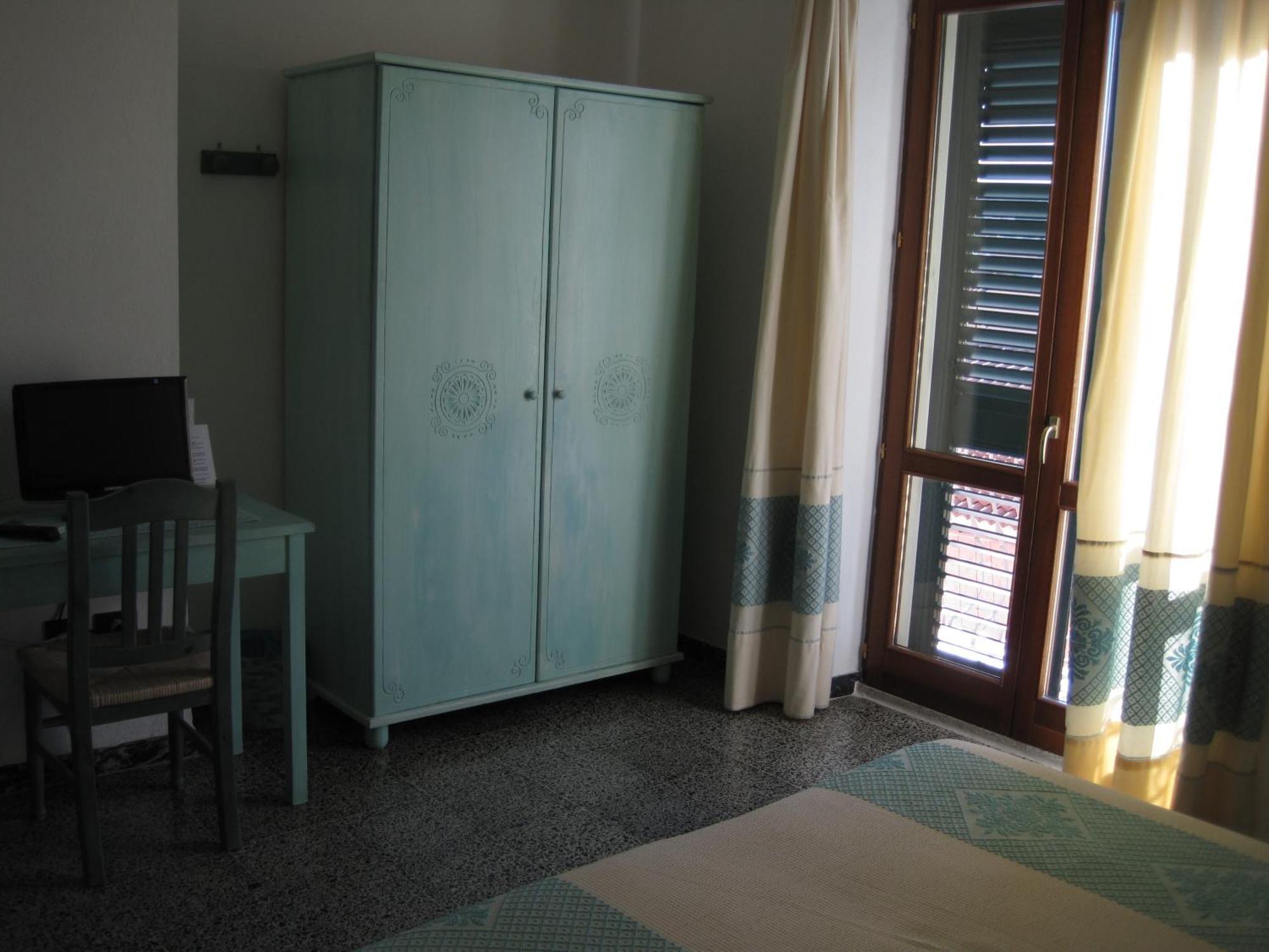 Hotel Moderno Santa Teresa Gallura Szoba fotó